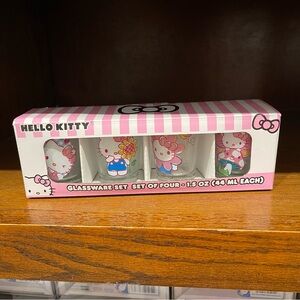 HELLO KITTY GLASSWARE SET SET OF 4 1.5oz